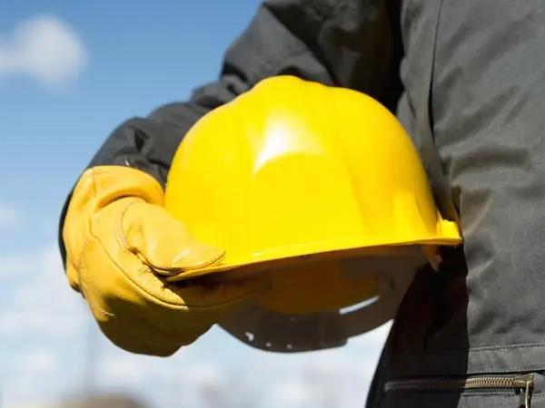 怎么选择合适的绝缘安全帽/电力安全帽